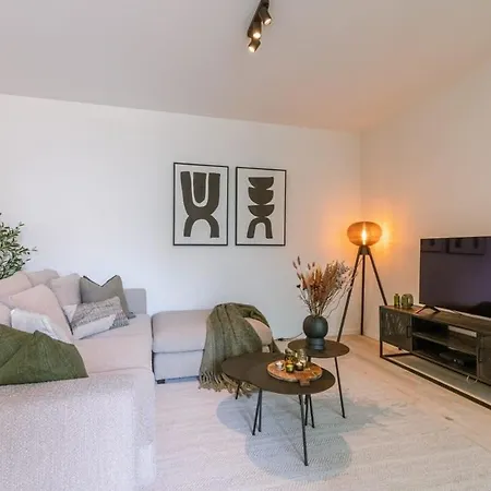 Apartment Huswell - Beautiful With Parking Close To The Sea